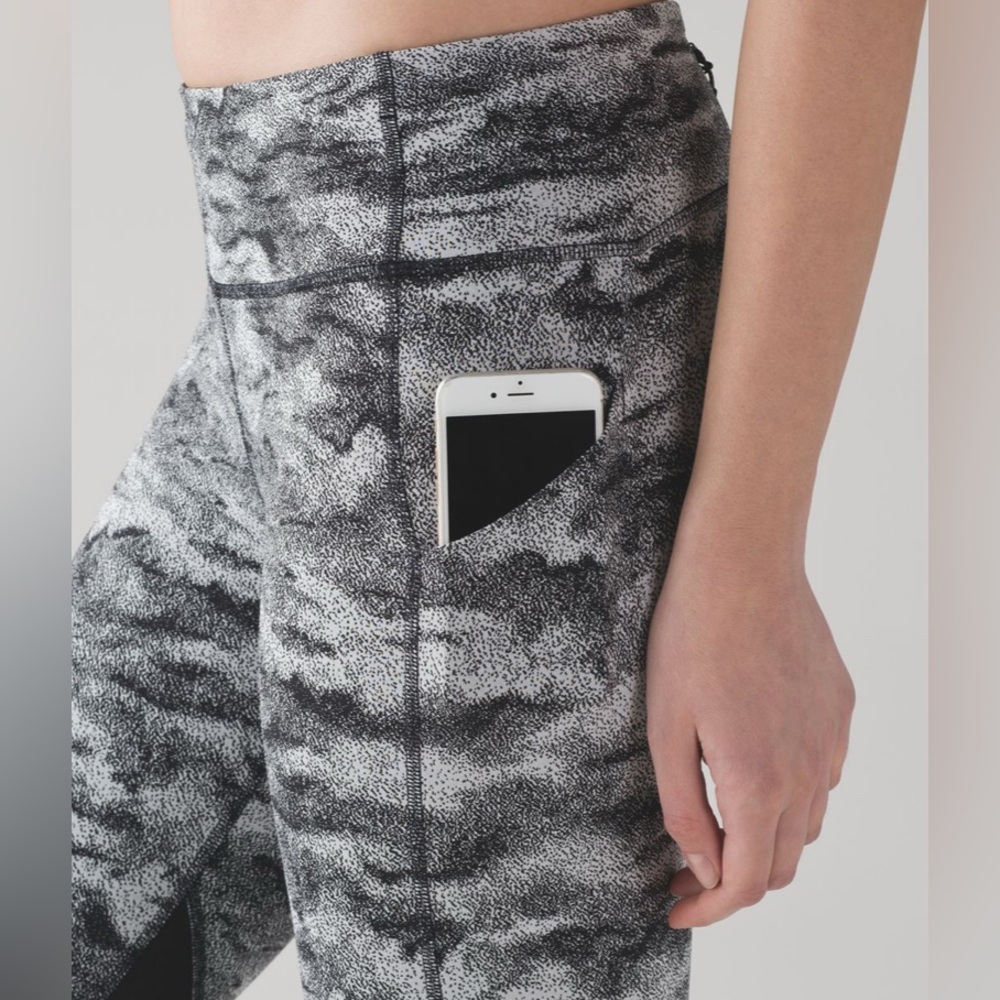 Lululemon Black and White Pace Rival Crop Leggings - Picture 3 of 8
